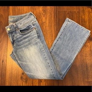 Women’s American Eagle Kick Boot Jeans size 8